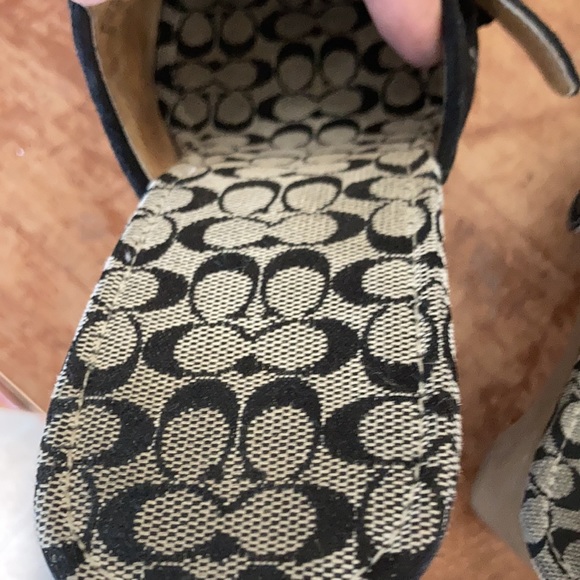 Size 8.5 Coach Rubber Heel dress up/down shoe!! - Picture 5 of 6